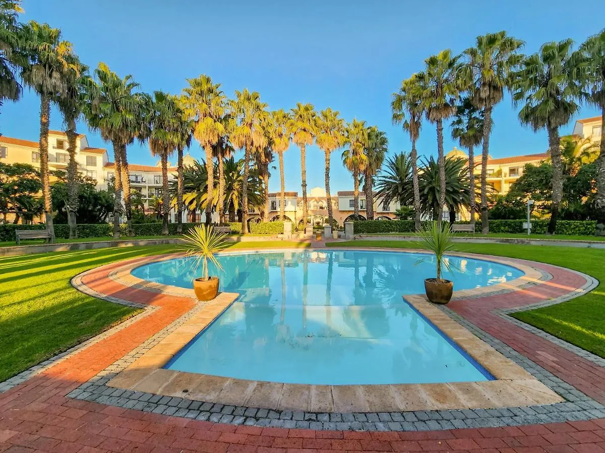 Pool, Gym, Self Check-In,Parking Apartment Cape Town