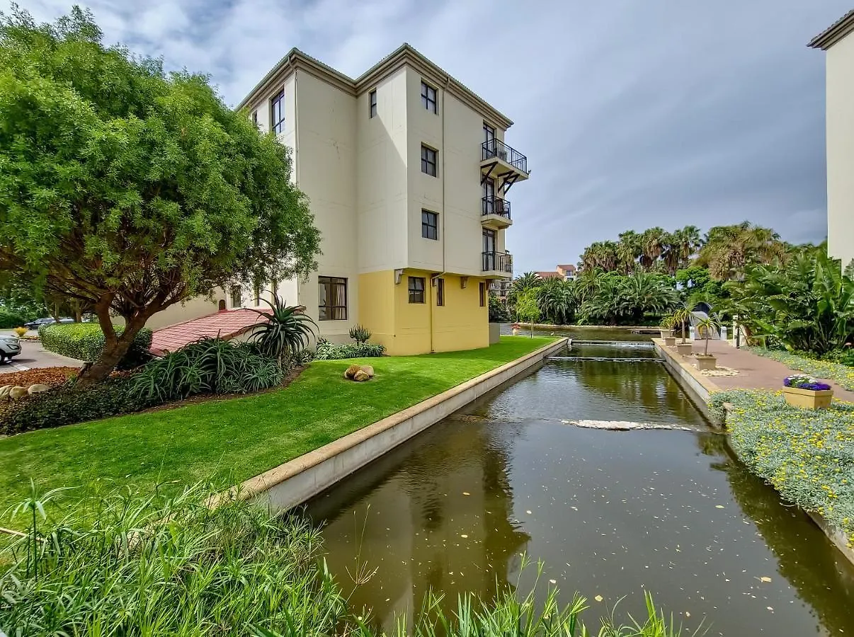 Pool, Gym, Self Check-In,Parking Apartment Cape Town